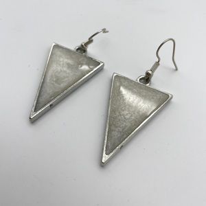 ⭐️ Pearl Resin Triangle Earrings